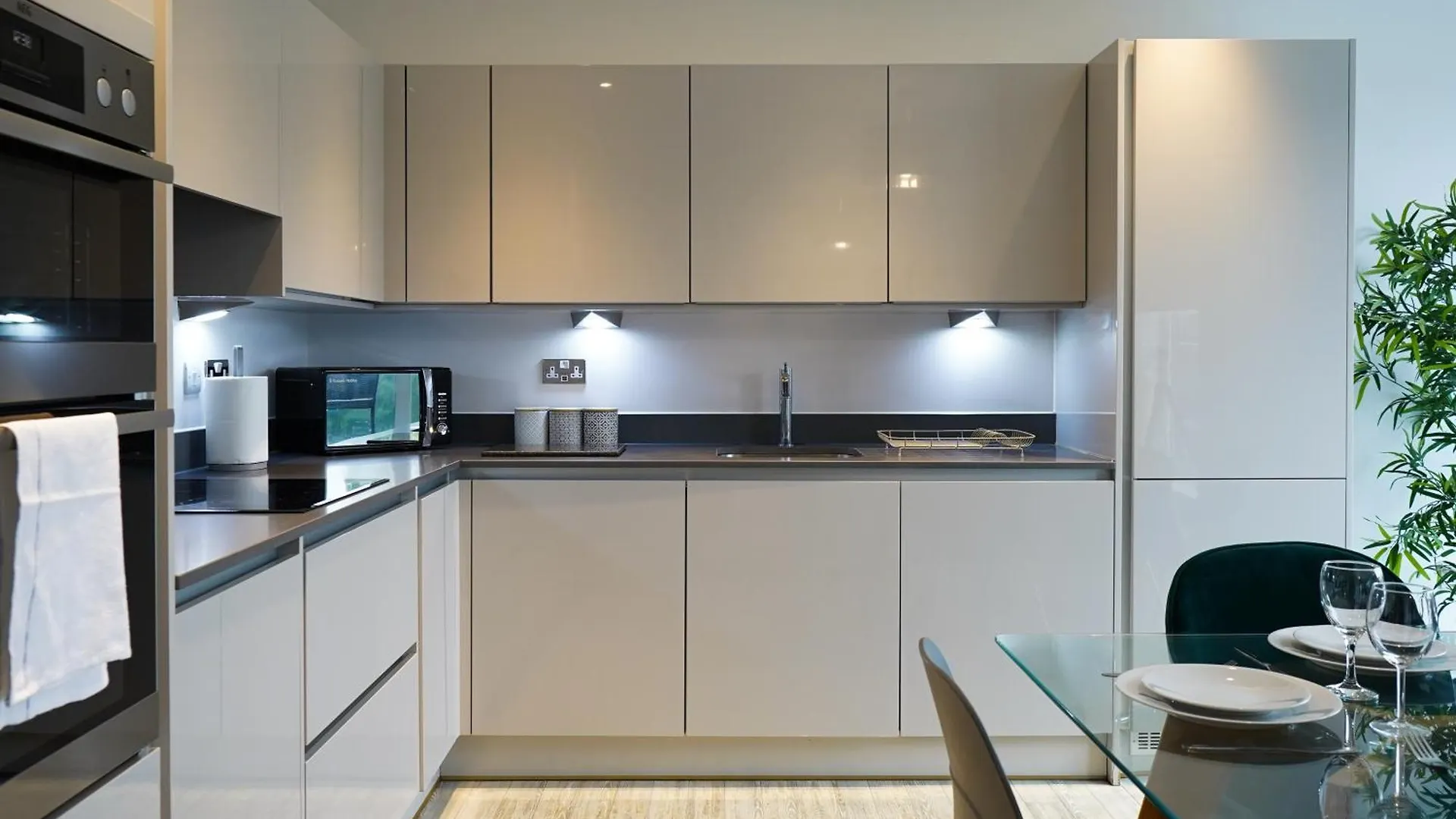 Apartment Serenity By The Water: 3 Bed 3 Bath West London - Parking United Kingdom