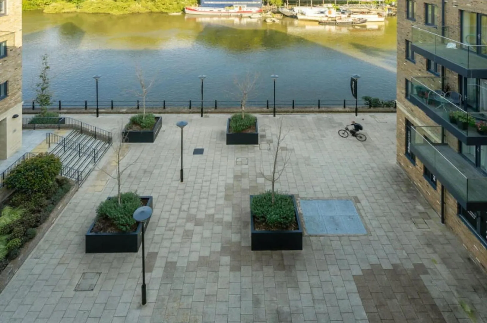Serenity By The Water: 3 Bed 3 Bath West London - Parking United Kingdom